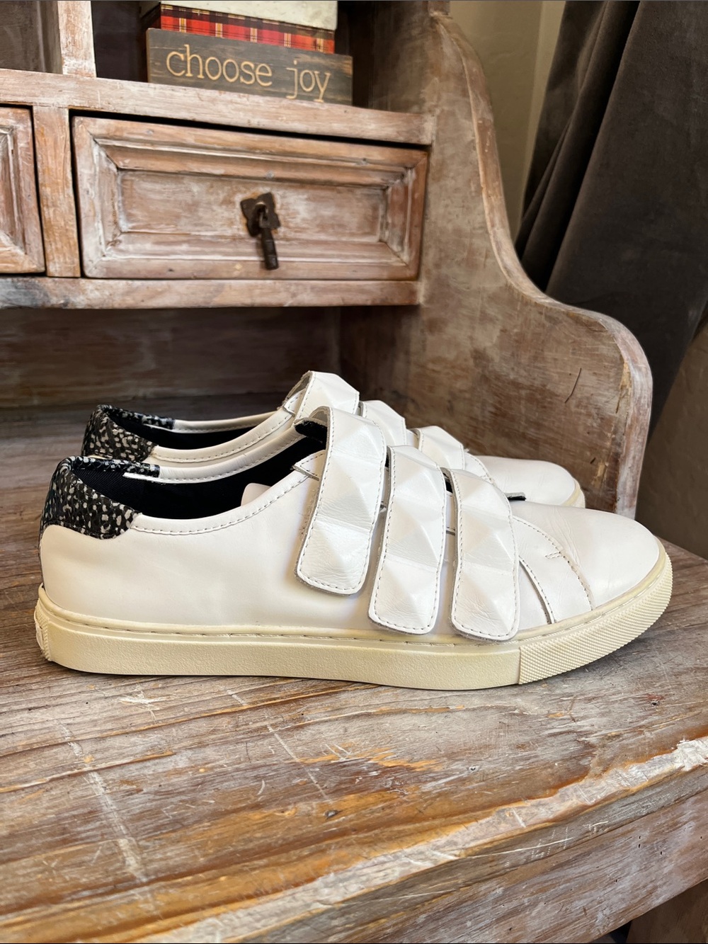 🤍 Rebecca Minkoff Becky Sneakers Size 9 White Velcro Snakeskin accent